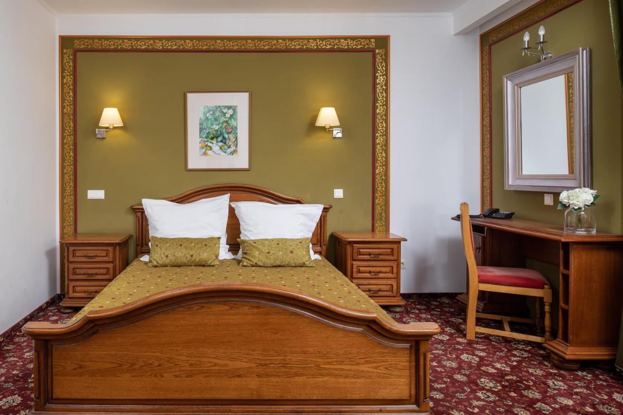 Cameră triplă Deluxe cu balcon