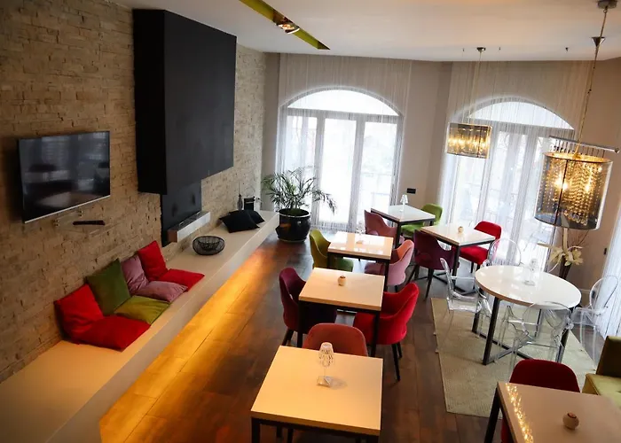 Chambers'N Charm Boutique Hotel
