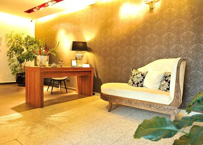 Chambers'N Charm Boutique Hotel
